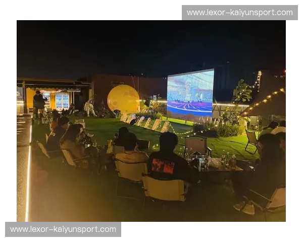 世界杯的光与影：在屏幕前的共同记忆